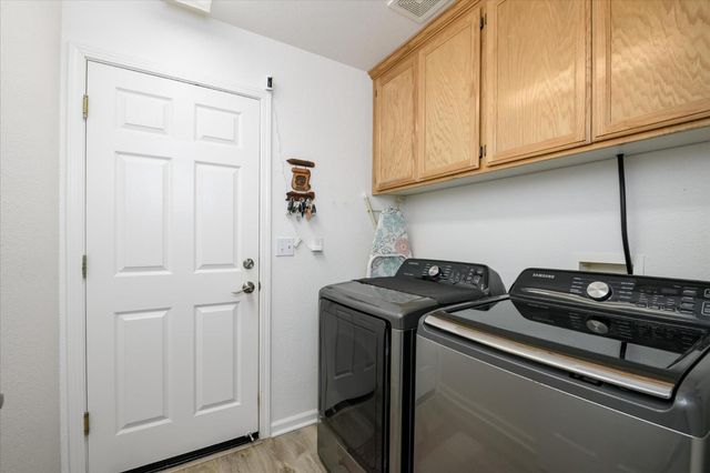 8456 Cook Riolo Rd, Antelope, CA 95843