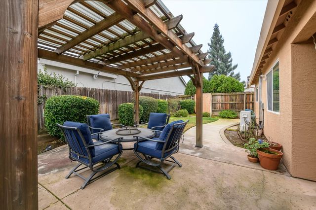 8456 Cook Riolo Rd, Antelope, CA 95843