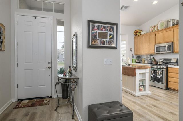 8456 Cook Riolo Rd, Antelope, CA 95843