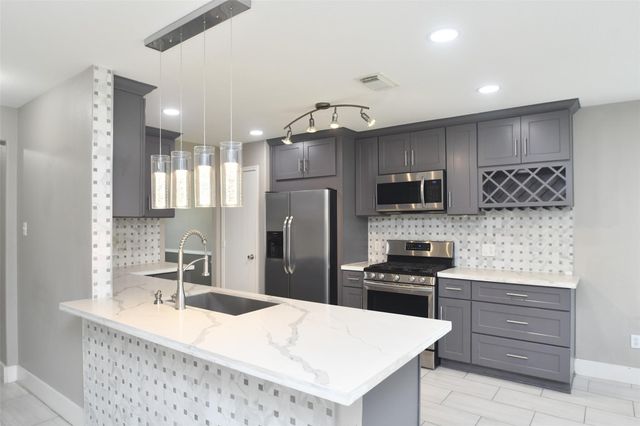 24406 Lakecrest Village Drive, Katy, TX 77493