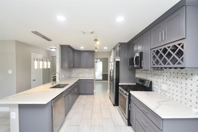 24406 Lakecrest Village Drive, Katy, TX 77493