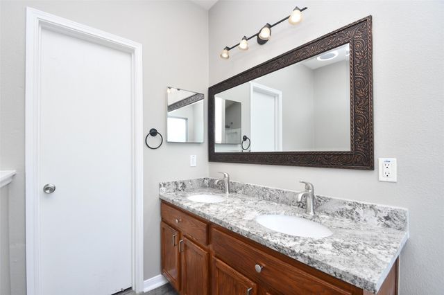 24406 Lakecrest Village Drive, Katy, TX 77493