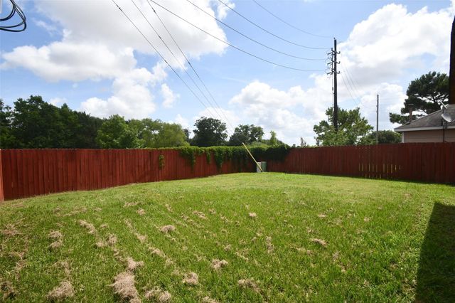24406 Lakecrest Village Drive, Katy, TX 77493