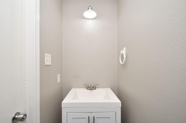 24406 Lakecrest Village Drive, Katy, TX 77493