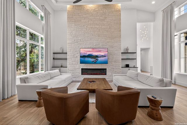 22 SAXBY GLN, San Antonio, TX 78257