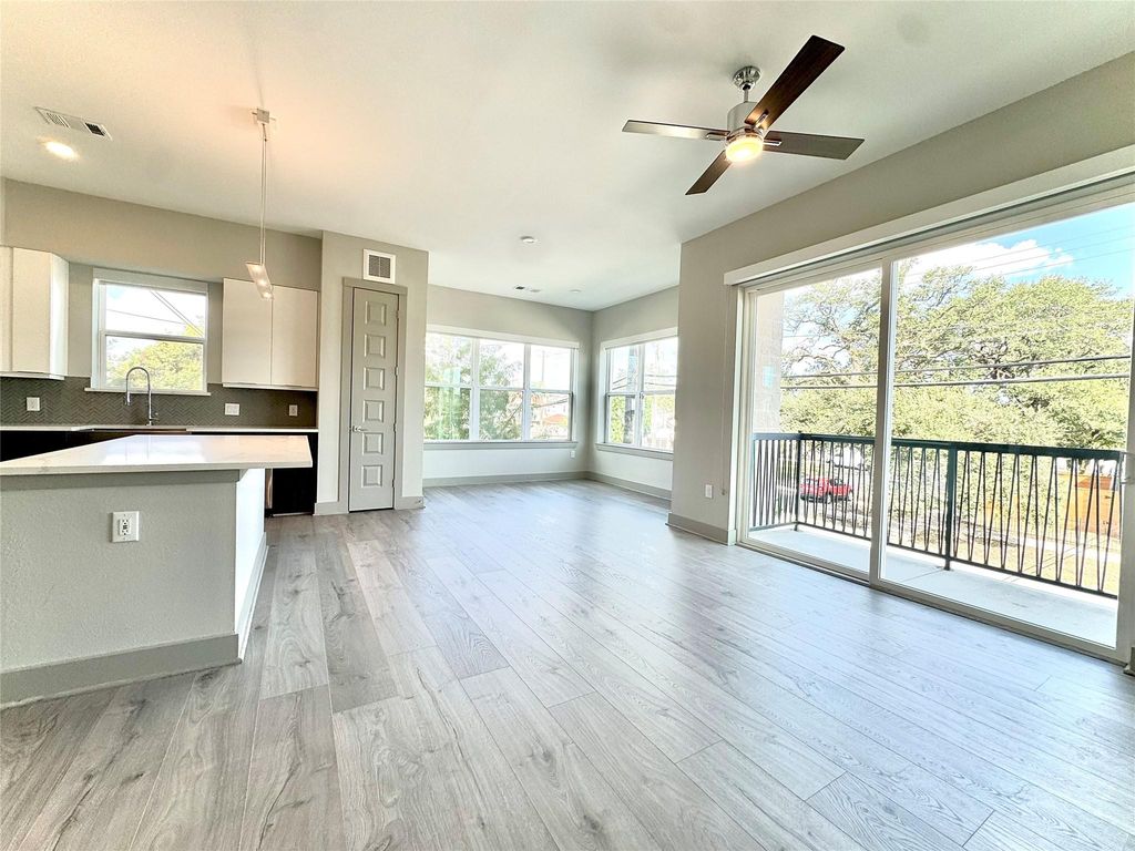 401 W 25th St Street 2328, Houston, TX 77008