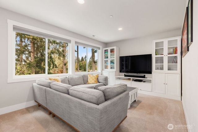 15021 73rd Court NE, Kenmore, WA 98028