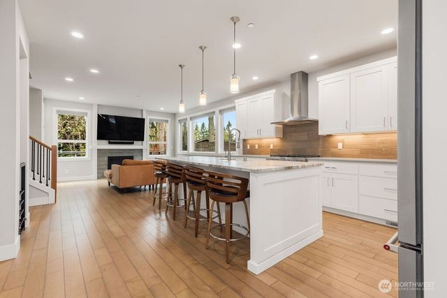 15021 73rd Court NE, Kenmore, WA 98028