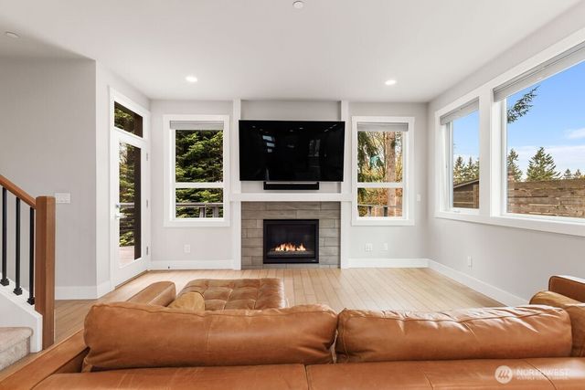 15021 73rd Court NE, Kenmore, WA 98028
