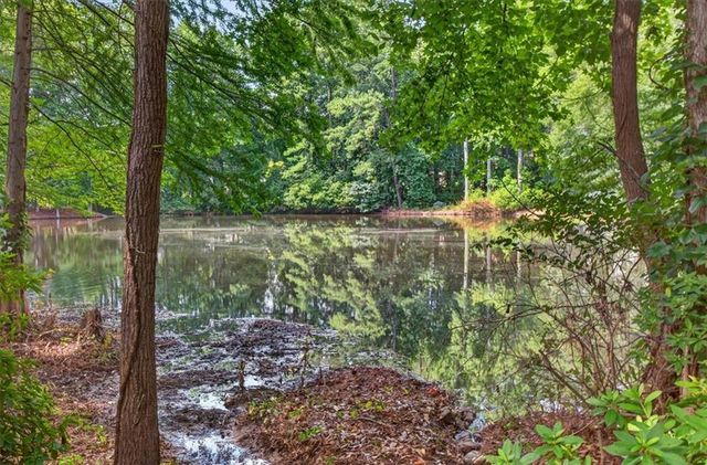 2095 Darien Park Drive, Roswell, GA 30076