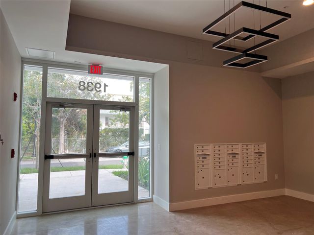 1938 Jackson St 305, Hollywood, FL 33020