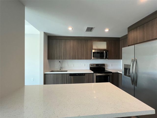 1938 Jackson St 305, Hollywood, FL 33020