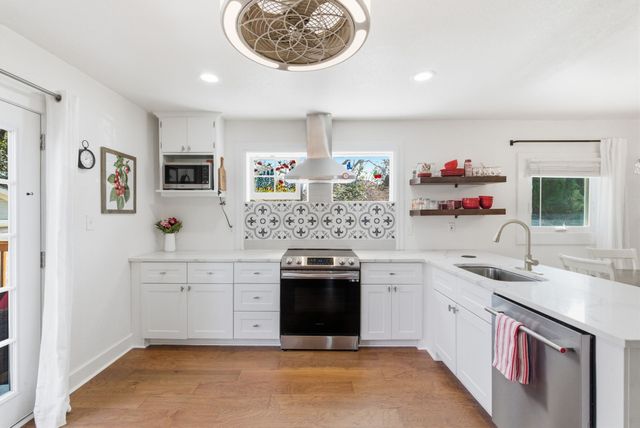 307 S Brazos Street, Weatherford, TX 76086