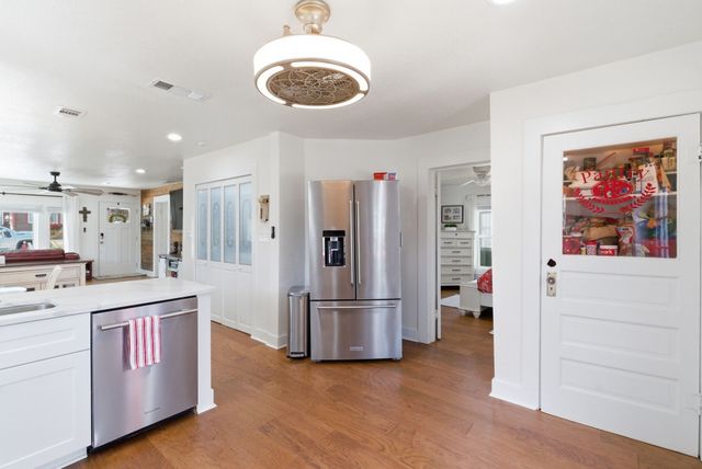 307 S Brazos Street, Weatherford, TX 76086