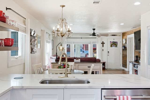 307 S Brazos Street, Weatherford, TX 76086