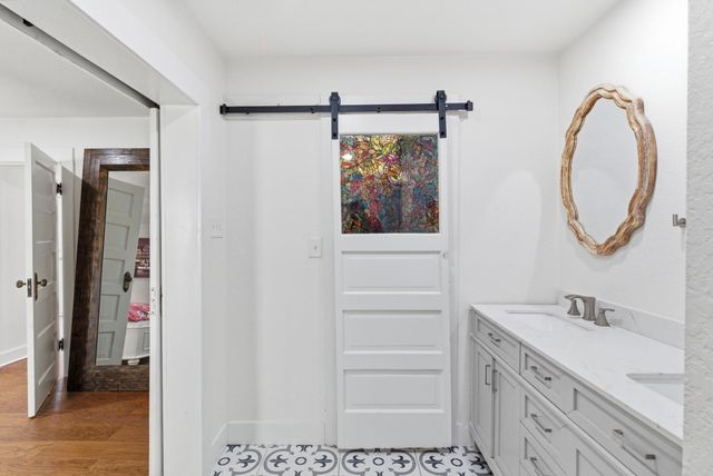 307 S Brazos Street, Weatherford, TX 76086