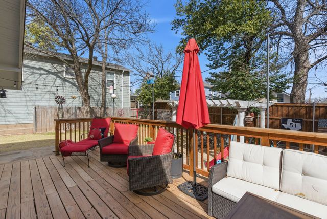 307 S Brazos Street, Weatherford, TX 76086