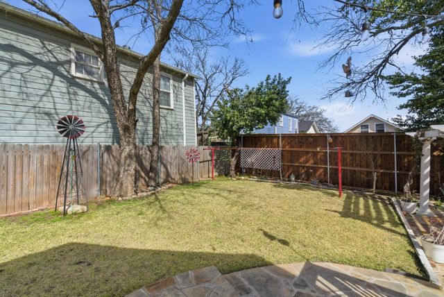 307 S Brazos Street, Weatherford, TX 76086