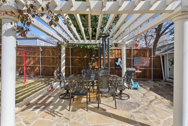 307 S Brazos Street, Weatherford, TX 76086