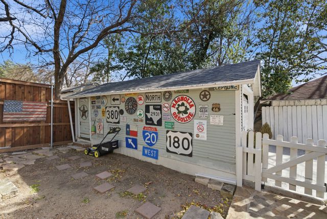 307 S Brazos Street, Weatherford, TX 76086