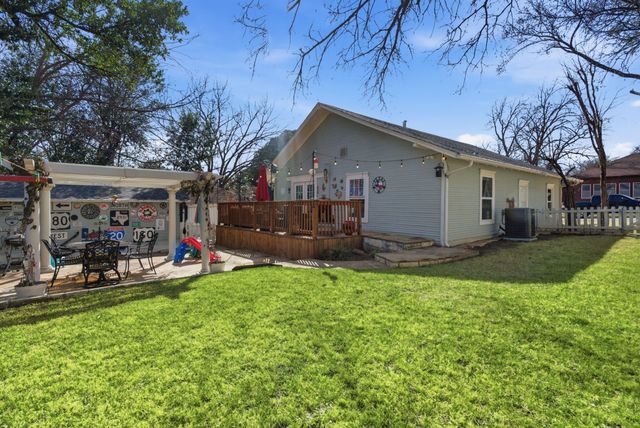 307 S Brazos Street, Weatherford, TX 76086