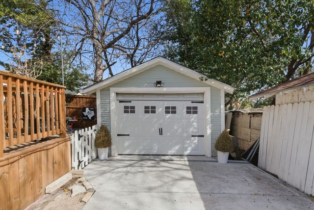 307 S Brazos Street, Weatherford, TX 76086