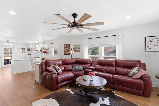 307 S Brazos Street, Weatherford, TX 76086