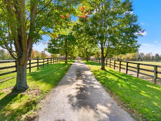 3680 Briar Hill Road, Lexington, KY 40516