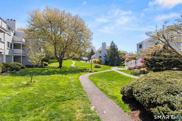 32 Rowayton Woods Drive 32, Norwalk, CT 06854