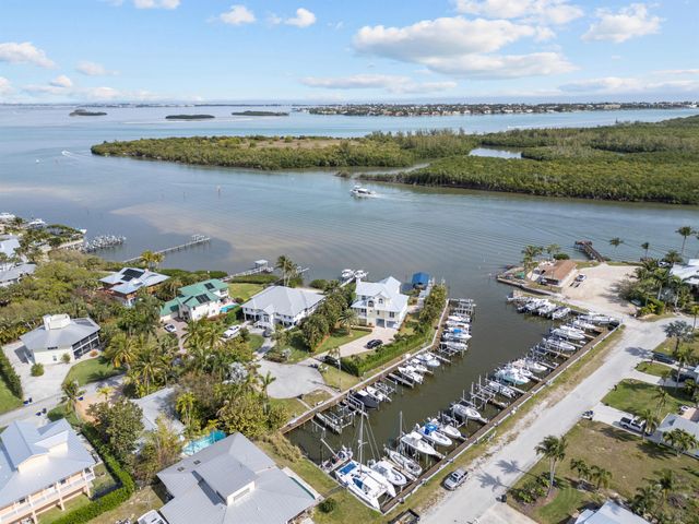 5105 SE Matousek Street, Stuart, FL 34997