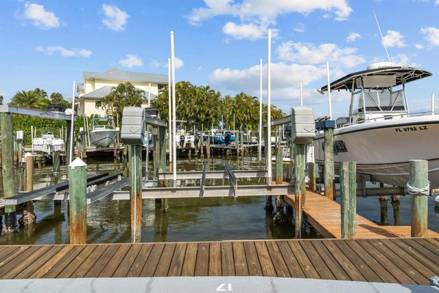 5105 SE Matousek Street, Stuart, FL 34997