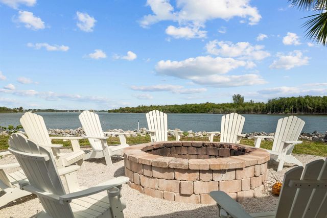 5105 SE Matousek Street, Stuart, FL 34997