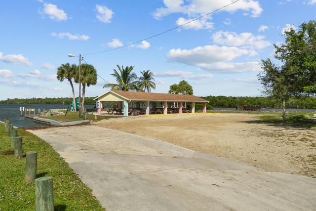 5105 SE Matousek Street, Stuart, FL 34997