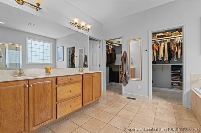 16 Cottswold Lane, Spring Lake, NC 28390