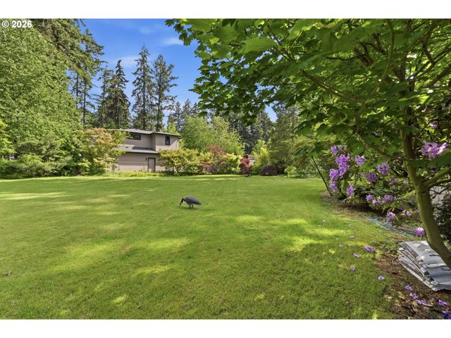 16286 WALUGA Dr, Lake Oswego, OR 97035