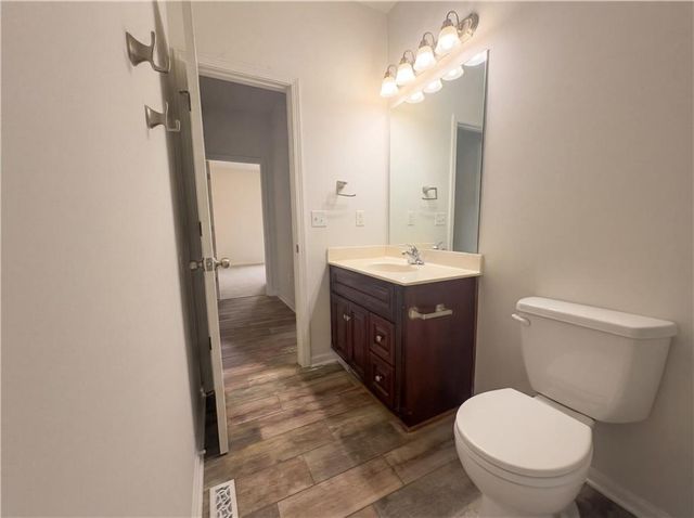 560 E Mockingbird Street, Gardner, KS 66030