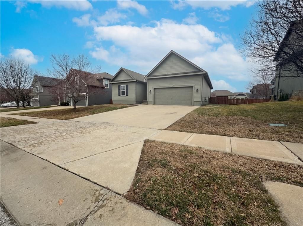 560 E Mockingbird Street, Gardner, KS 66030