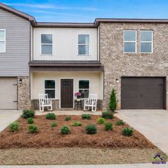 302 Beau Claire Circle, Byron, GA 31008