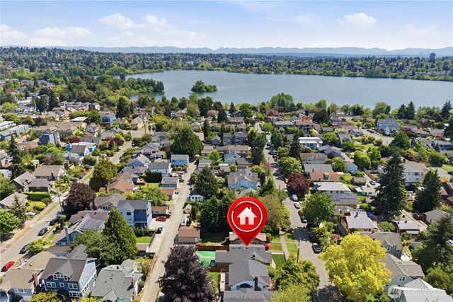 710 N 68th Street, Seattle, WA 98103