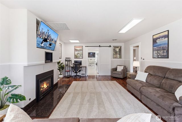 710 N 68th Street, Seattle, WA 98103
