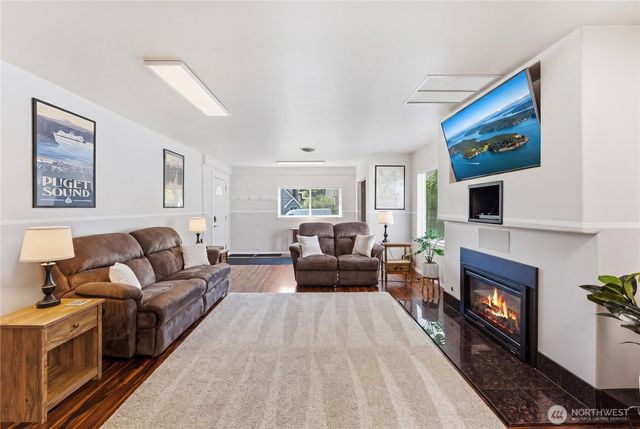 710 N 68th Street, Seattle, WA 98103