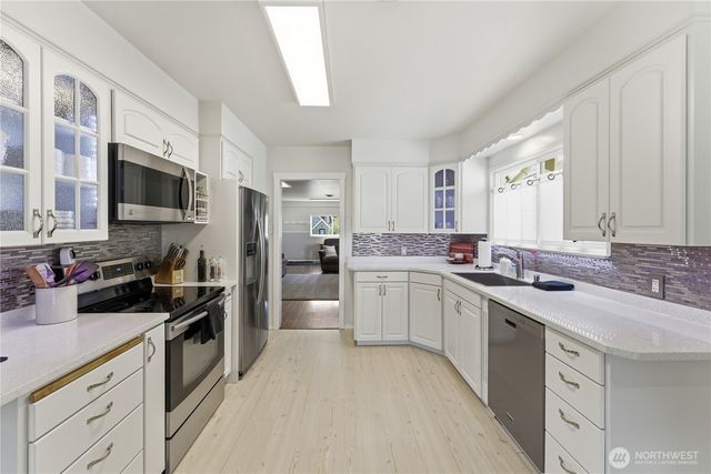 710 N 68th Street, Seattle, WA 98103