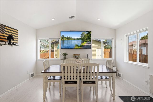 710 N 68th Street, Seattle, WA 98103