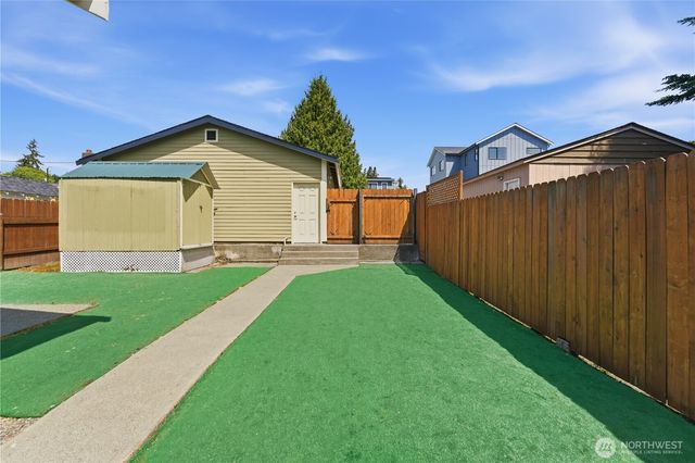 710 N 68th Street, Seattle, WA 98103