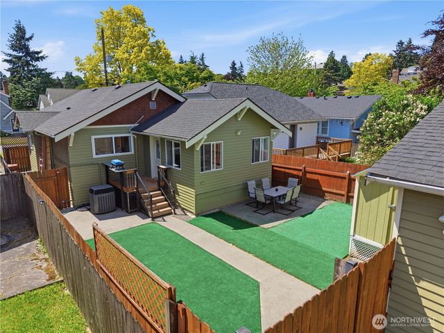 710 N 68th Street, Seattle, WA 98103