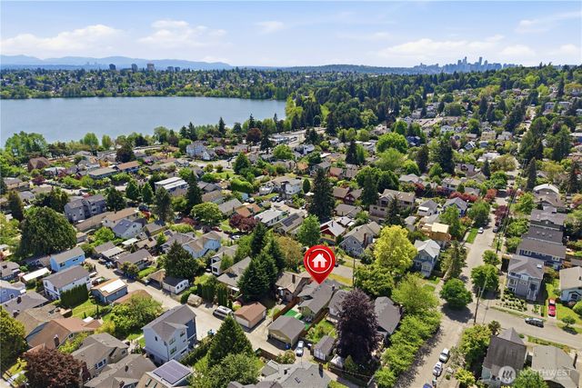 710 N 68th Street, Seattle, WA 98103