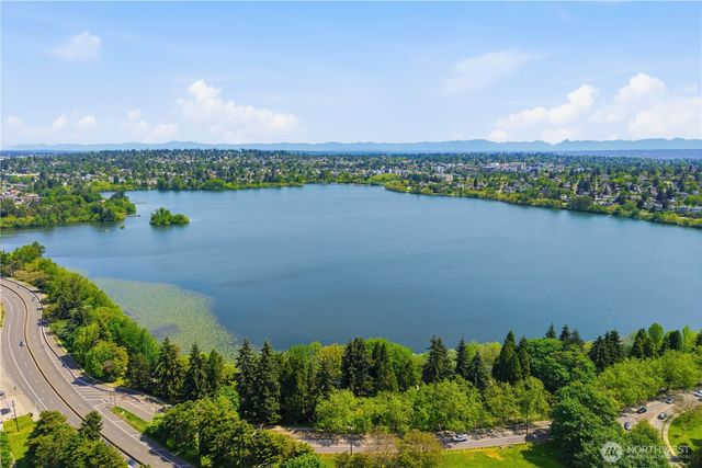 710 N 68th Street, Seattle, WA 98103