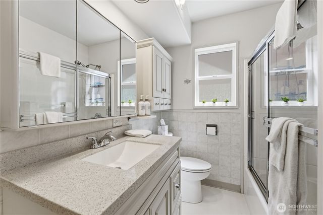 710 N 68th Street, Seattle, WA 98103