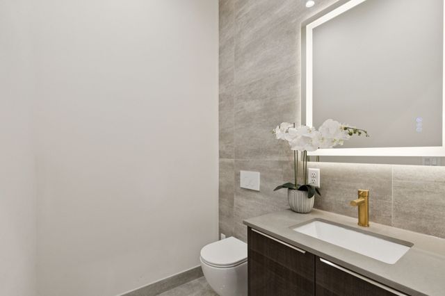 211 Morningside Drive, Roanoke, TX 76262