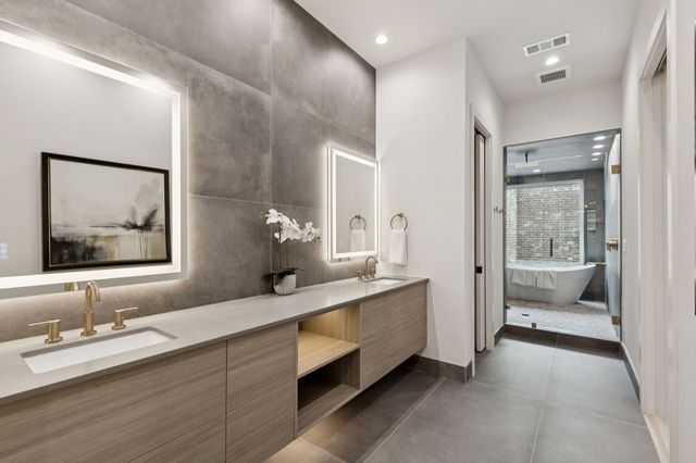 211 Morningside Drive, Roanoke, TX 76262